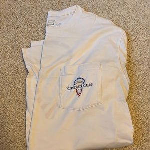 mens vineyards vines - white lax shirt